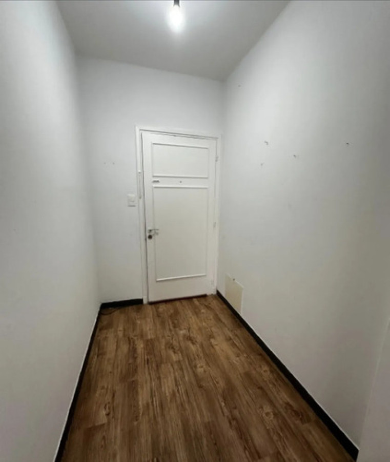 Alquiler Apartamento De 2 Dormitorios Balcón Frente A Rambla Bajos Gastos En Ciudad Vieja · Foto 3