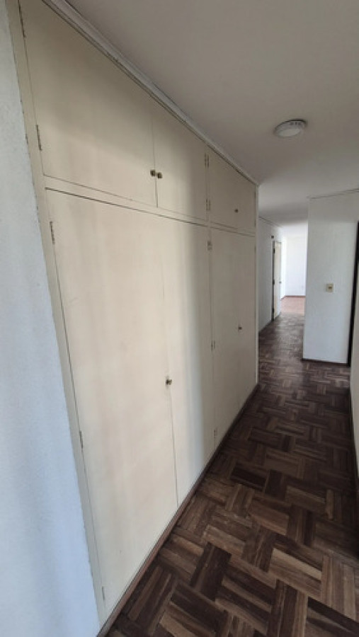Alquiler Apartamento 3 Dormitorios Amplio Y Luminoso En Malvin · Foto 8