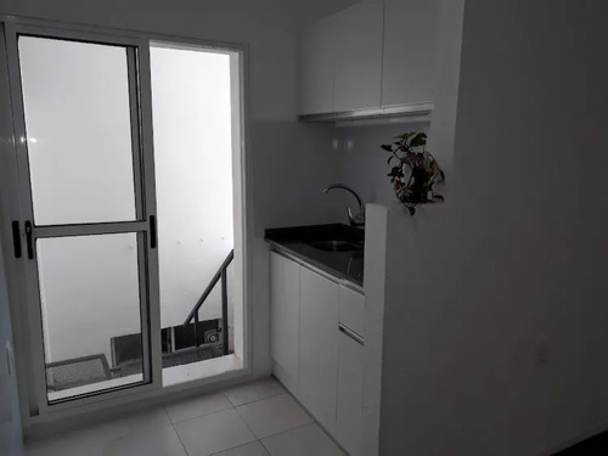 Alquiler Apartamento De 2 Dormitorios Muy Buena Ubicación En La Blanqueada