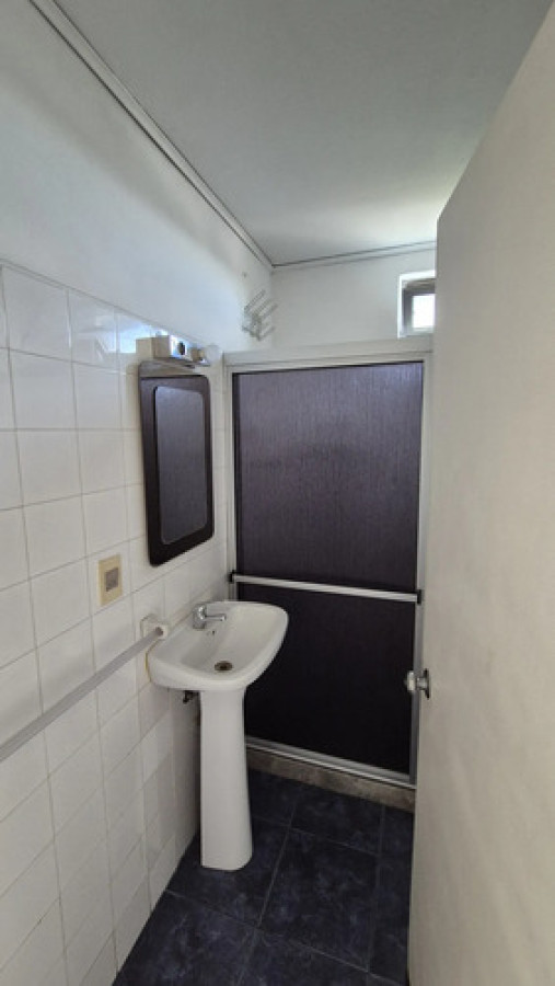 Alquiler Apartamento 3 Dormitorios Amplio Y Luminoso Excelente Ubicación En Malvin · Foto 10