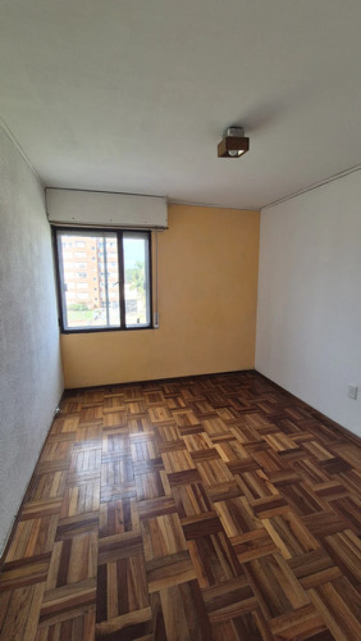 Alquiler Apartamento 3 Dormitorios Amplio Y Luminoso Excelente Ubicación En Malvin · Foto 8