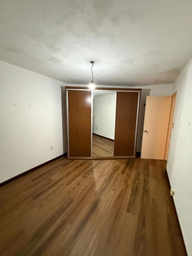 Alquiler Apartamento De 2 Dormitorios Amplio Y Cómodo En Centro · Foto 11
