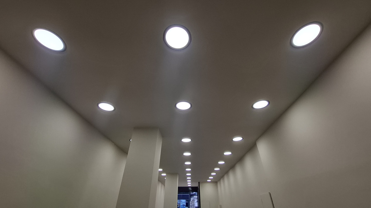Alquiler De Local Comercial Al Frente Excelente Ubicación Sin Gastos Comunes En Centro · Foto 6