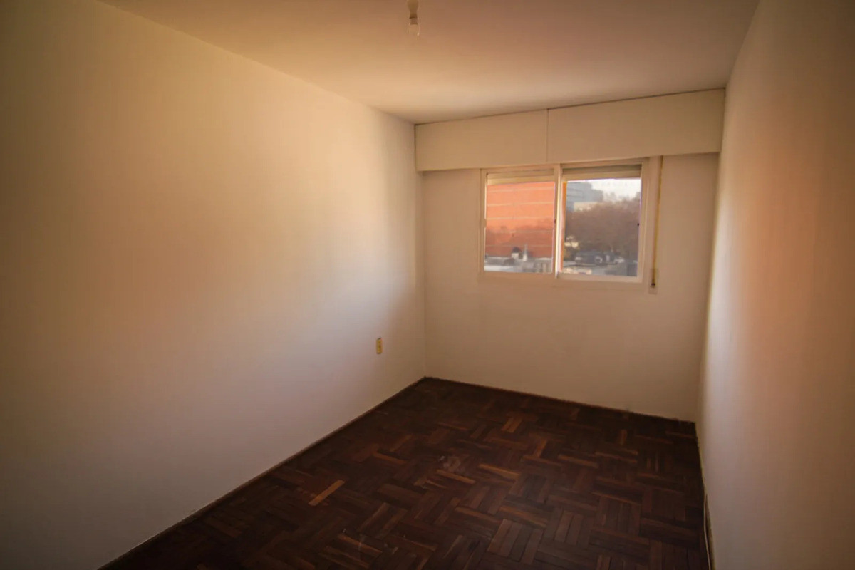 Alquiler Apartamento 2 Dormitorios Balcón Amplio Y Luminoso Excelente Ubicación En Cordón · Foto 10