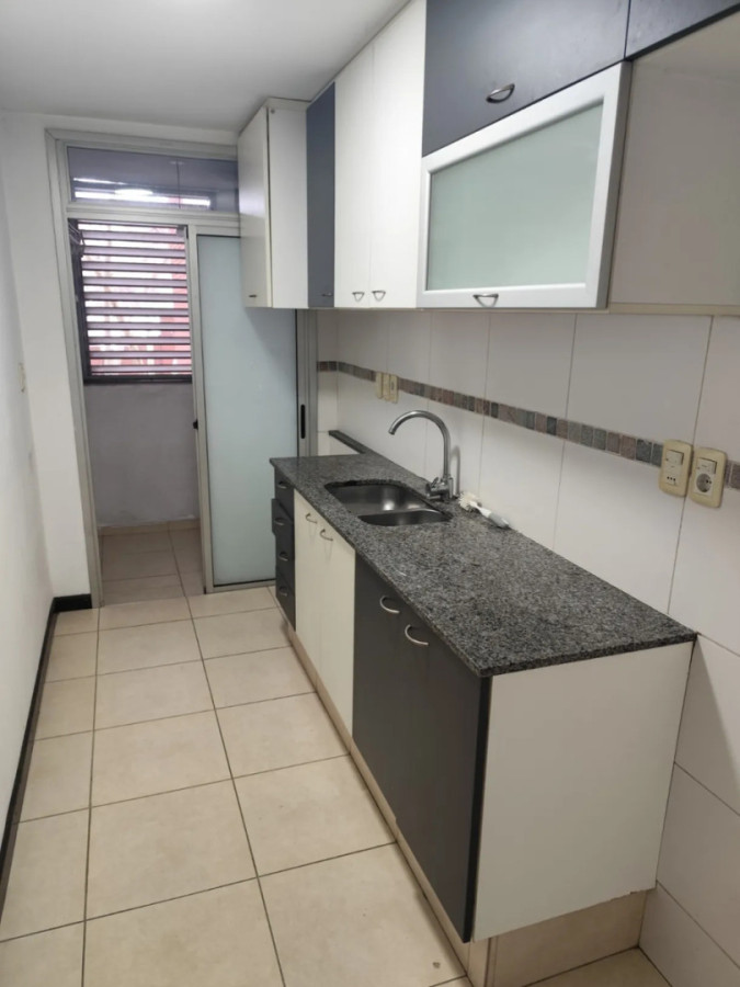 Alquiler Apartamento De 2 Dormitorios Excelente Condiciones En Aguada · Foto 2