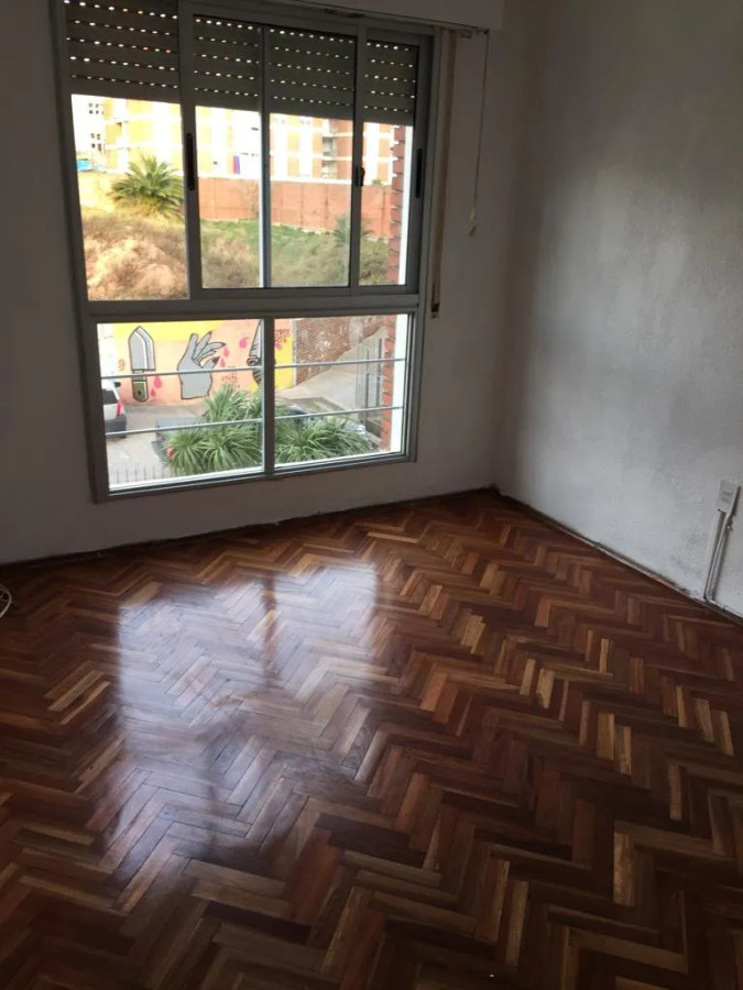 Alquiler Apartamento 3 Dormitorios Amplio Y Luminoso Sobre Rambla En Centro · Foto 10