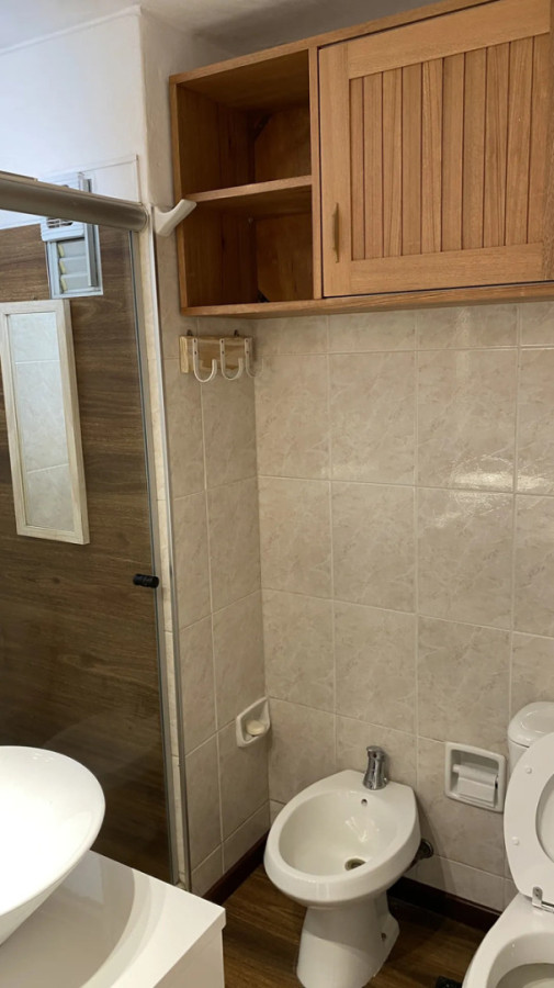 Alquiler Apartamento 2 Dormitorios Amplio Y Cómodo En Centro · Foto 6