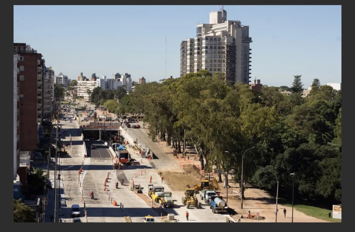 Alquiler Apartamento De 2 Dormitorios Al Frente Con Cochera En Parque Batlle · Foto 12