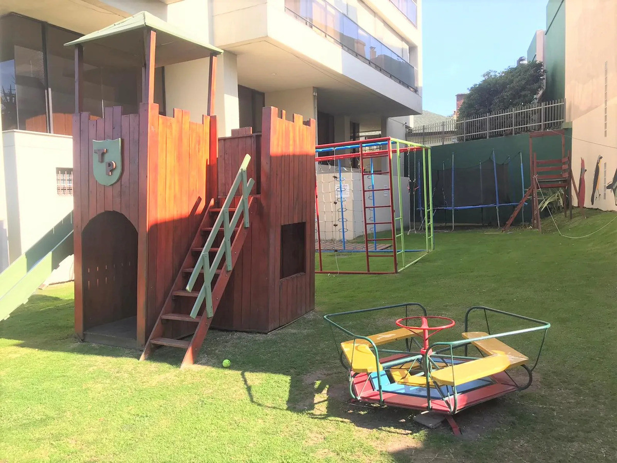 Alquiler Apartamento 4 Dormitorios 3 Baños Garage En Puerto Buceo · Foto 9
