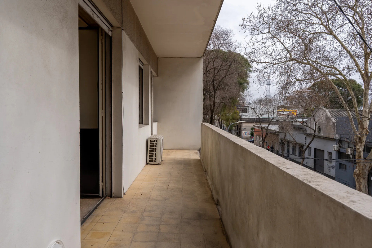 Alquiler Apartamento De 2 Dormitorios Amplio Y Luminoso Buena Ubicación En Jacinto Vera