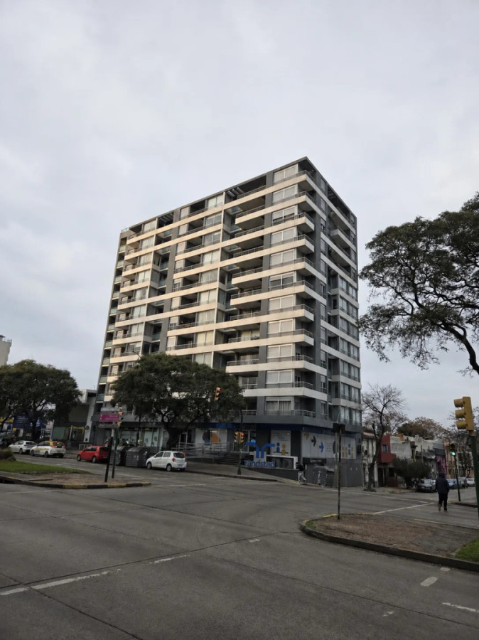 Alquiler Apartamento De 1 Dormitorio Muy Luminoso Vista Despejada En Tres Cruces · Foto 7
