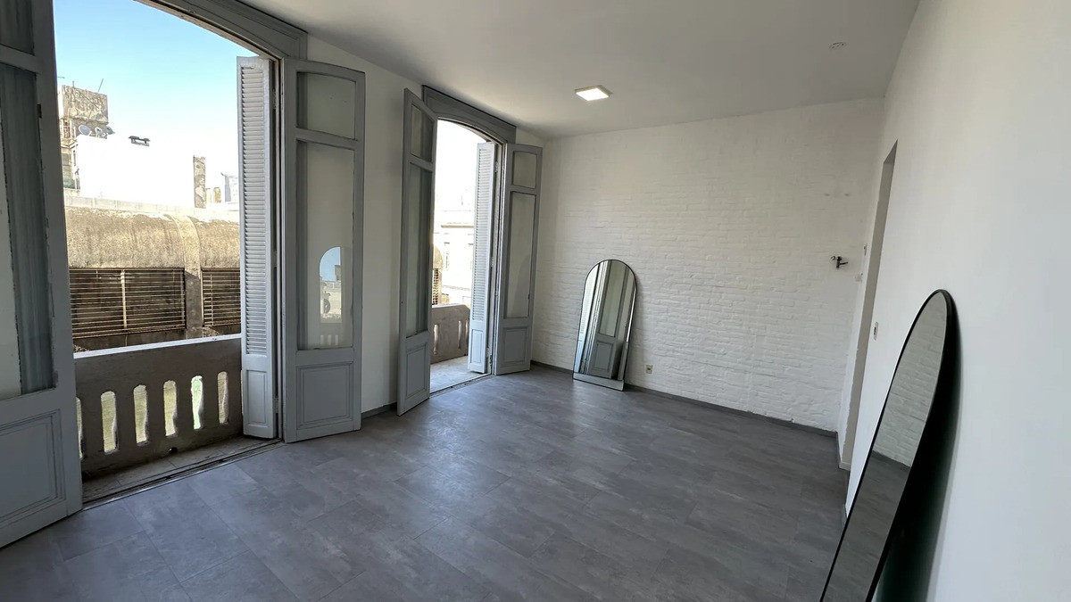 Alquiler Apartamento De 2 Dormitorios Amplio Excelente Estado En Ciudad Vieja · Foto 1