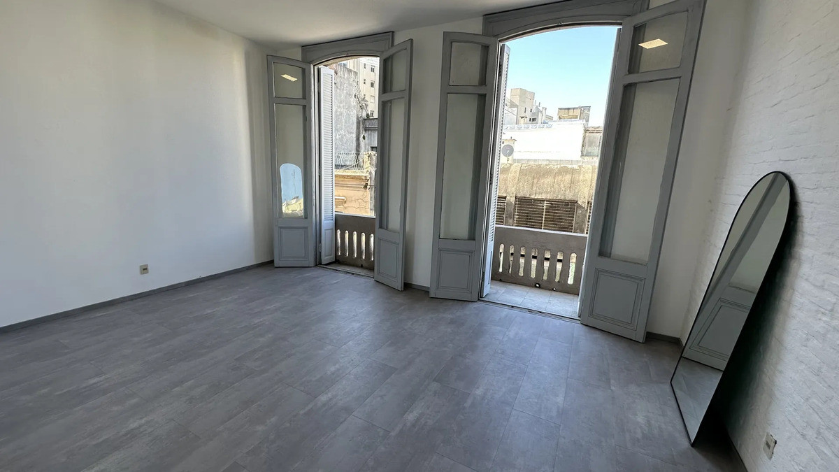 Alquiler Apartamento De 2 Dormitorios Amplio Excelente Estado En Ciudad Vieja · Foto 5