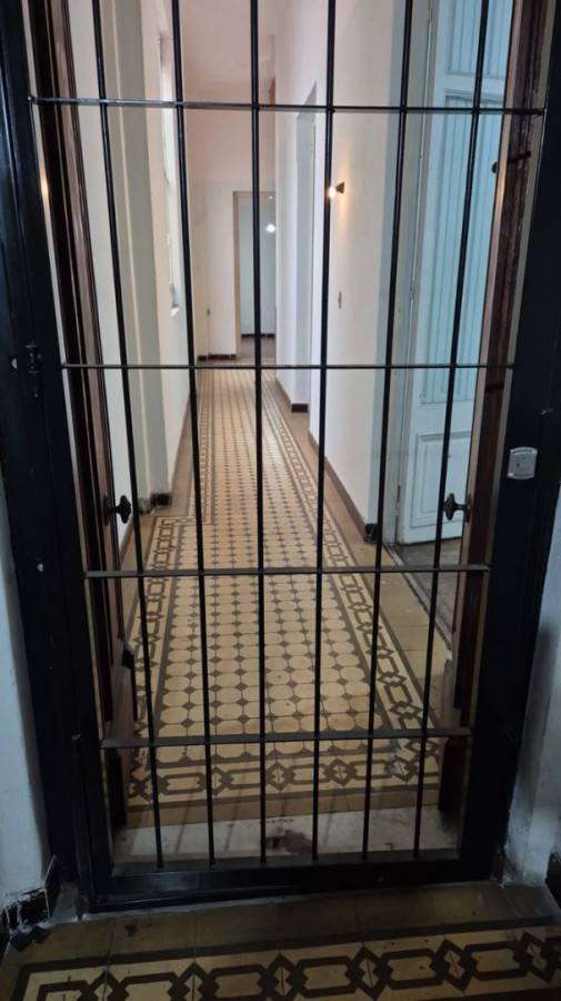 Alquiler Apartamento De 4 Dormitorios Impecable Estado En Centro