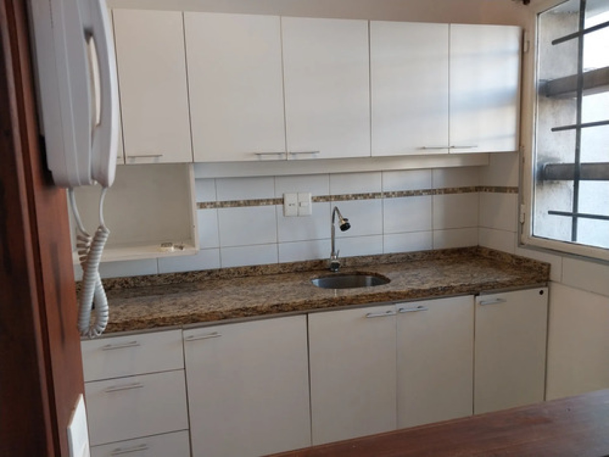 Alquiler Apartamento 2 Dormitorios 2 Baños Cochera En La Blanqueada · Foto 2
