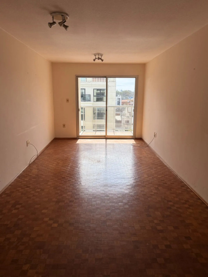 Alquiler Apartamento Al Frente 2 Dormitorios 2 Baños Garaje En Puerto Buceo