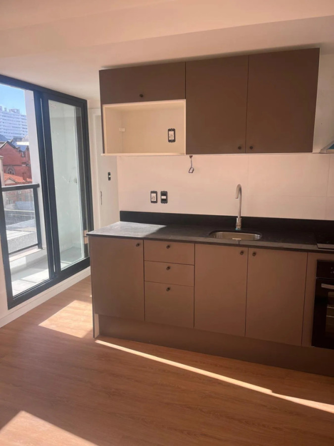Alquiler Apartamento De 1 Dormitorio Con Balcón Garaje Opcional En Cordón · Foto 2