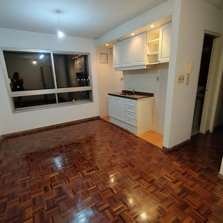 Alquiler Apartamento 1 Dormitorio En Pocitos Nuevo Casi Nuevo