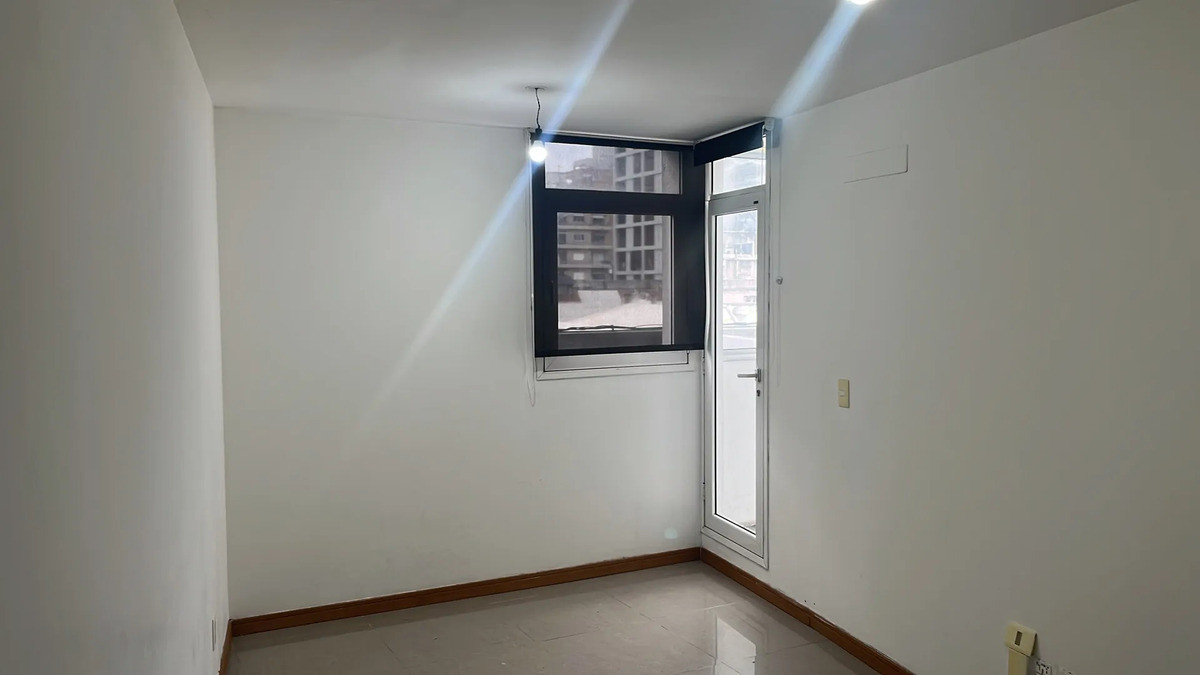 Alquiler Apartamento De 1 Dormitorio Impecable Garaje Opcional En Cordón · Foto 3