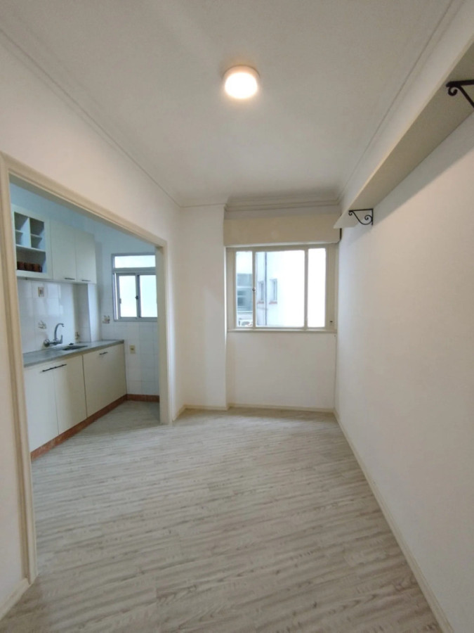 Alquiler Apartamento De 1 Dormitorio Amplio Y Luminoso En Centro · Foto 1
