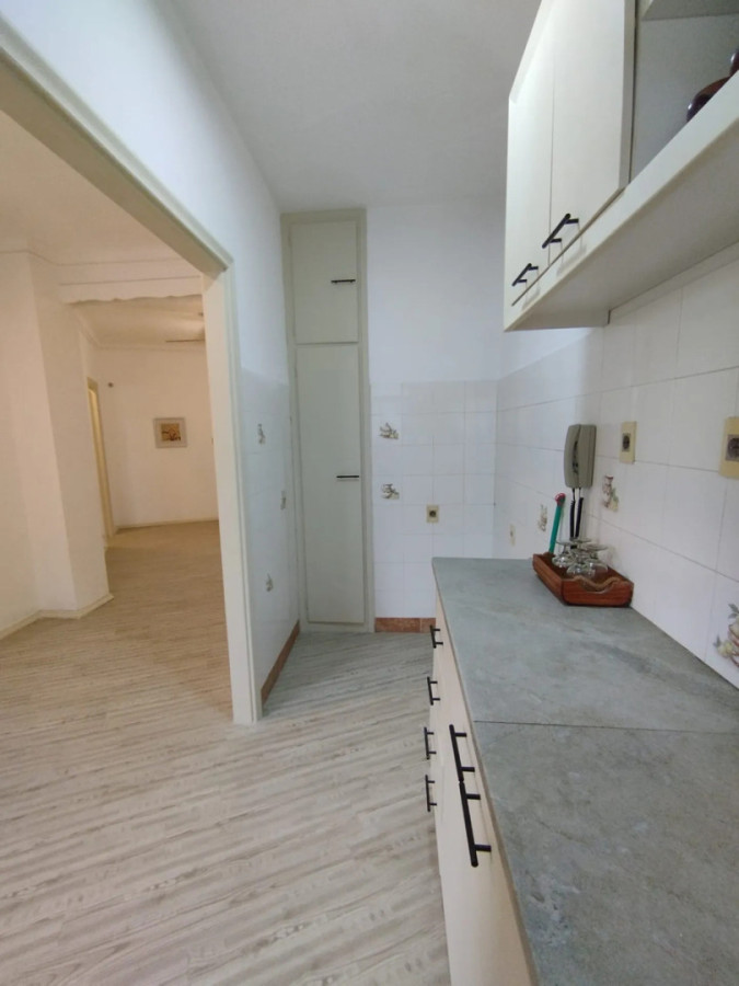 Alquiler Apartamento De 1 Dormitorio Amplio Y Luminoso En Centro · Foto 4