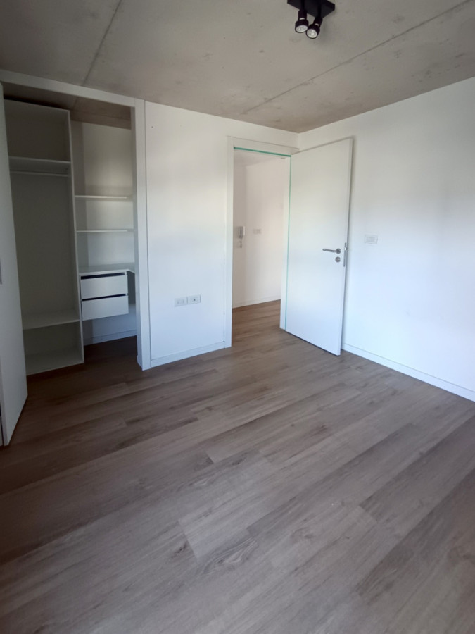 Alquiler Apartamento Nuevo De 1 Dormitorio Con Balcón Al Frente En Centro · Foto 10
