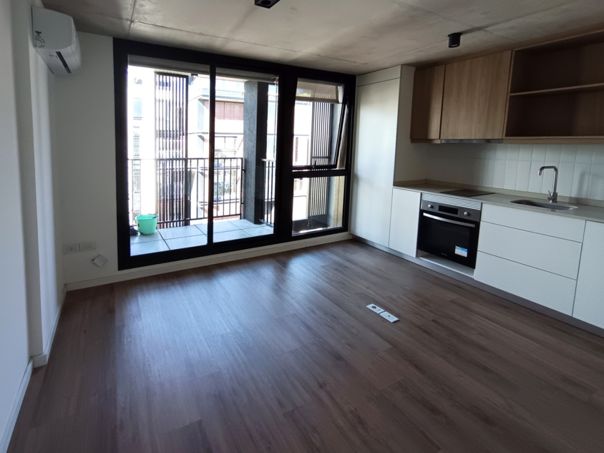 Alquiler Apartamento Nuevo De 1 Dormitorio Con Balcón Al Frente En Centro · Foto 1