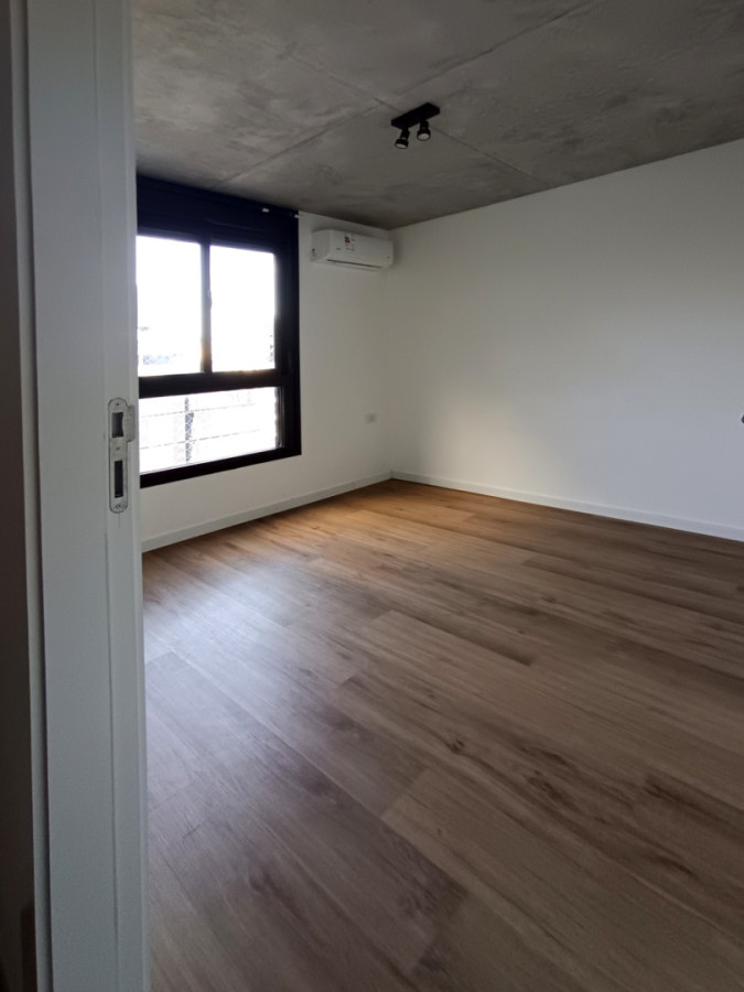 Alquiler Apartamento Nuevo De 1 Dormitorio Con Balcón Contrafrente En Centro · Foto 10