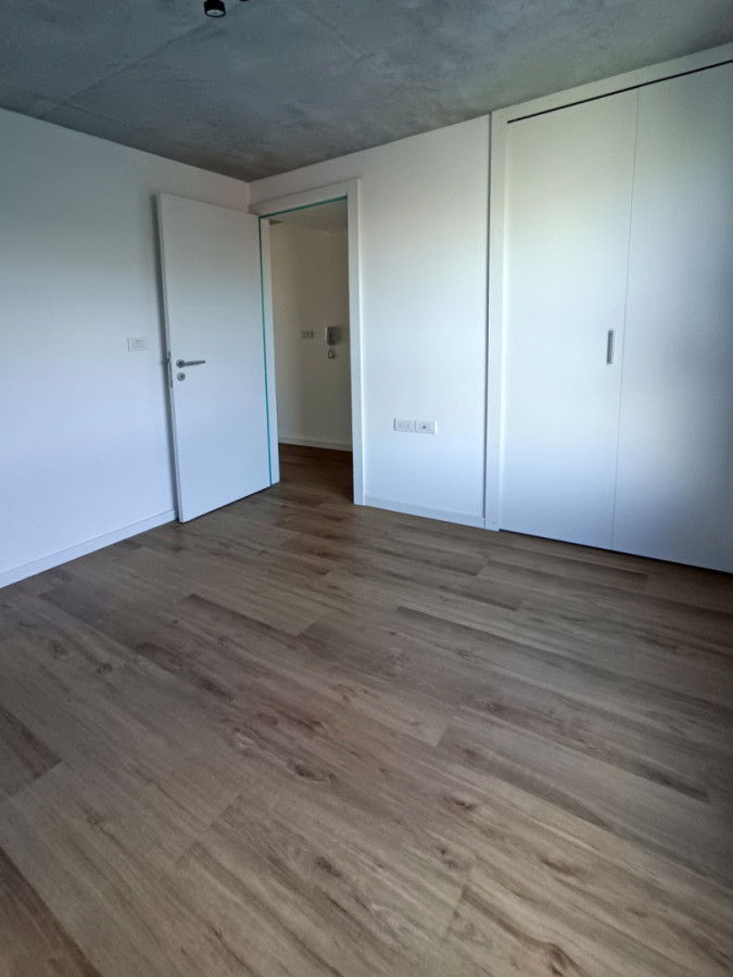 Alquiler Apartamento Nuevo De 1 Dormitorio Con Balcón Contrafrente En Centro · Foto 11