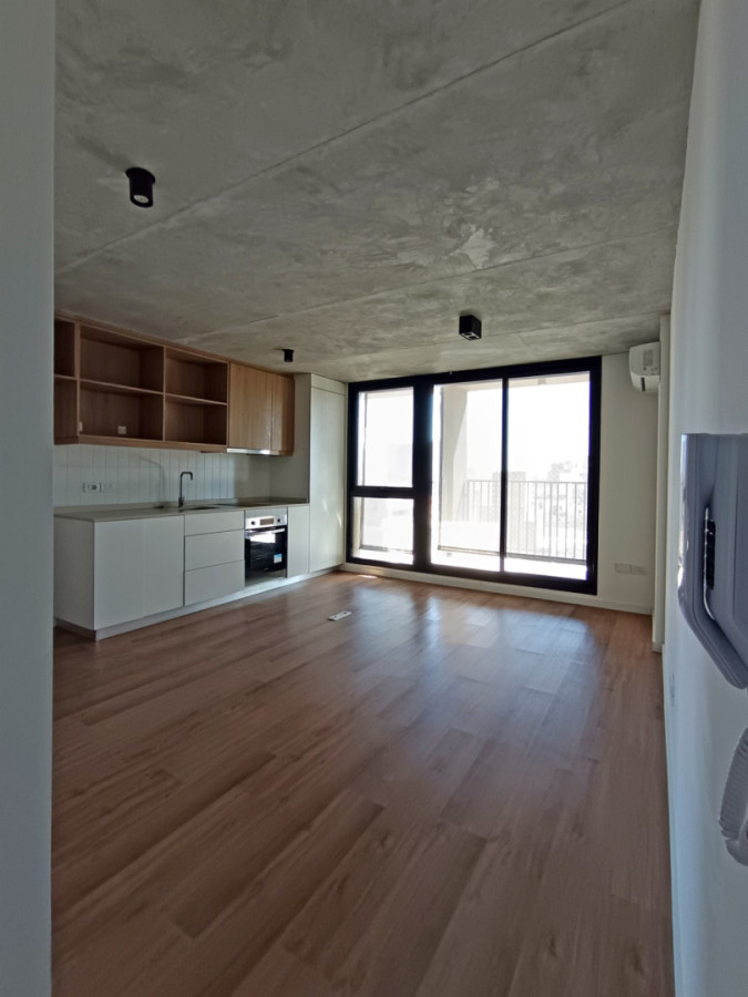 Alquiler Apartamento Nuevo De 1 Dormitorio Con Balcón Contrafrente En Centro · Foto 2