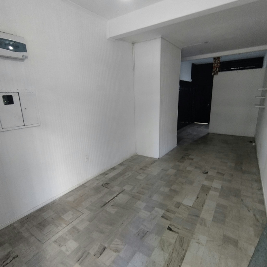 Alquiler Local Comercial Sin Gastos Comunes En Centro · Foto 5