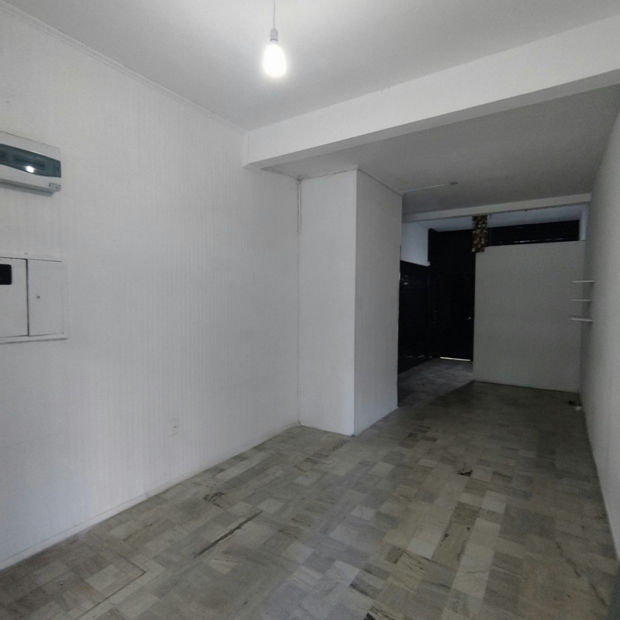 Alquiler Local Comercial Sin Gastos Comunes En Centro · Foto 6