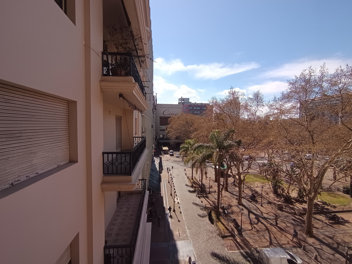 Alquiler De Monoambiente A Estrenar Al Frente En Centro · Foto 10