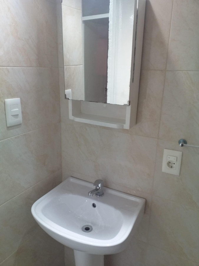 Alquiler Casa 1 Dormitorio Patio Sin Gastos Comunes Complejo Cerrado Parque Guaraní En Maroñas · Foto 12