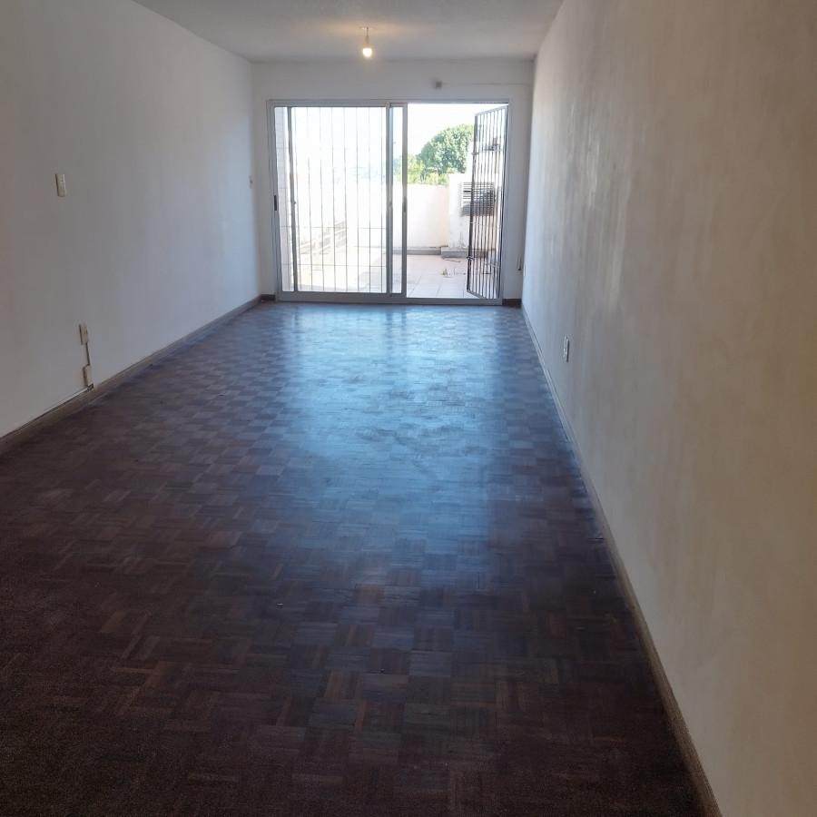 Alquiler Monoambiente Con Patio En Pocitos Nuevo Luminoso