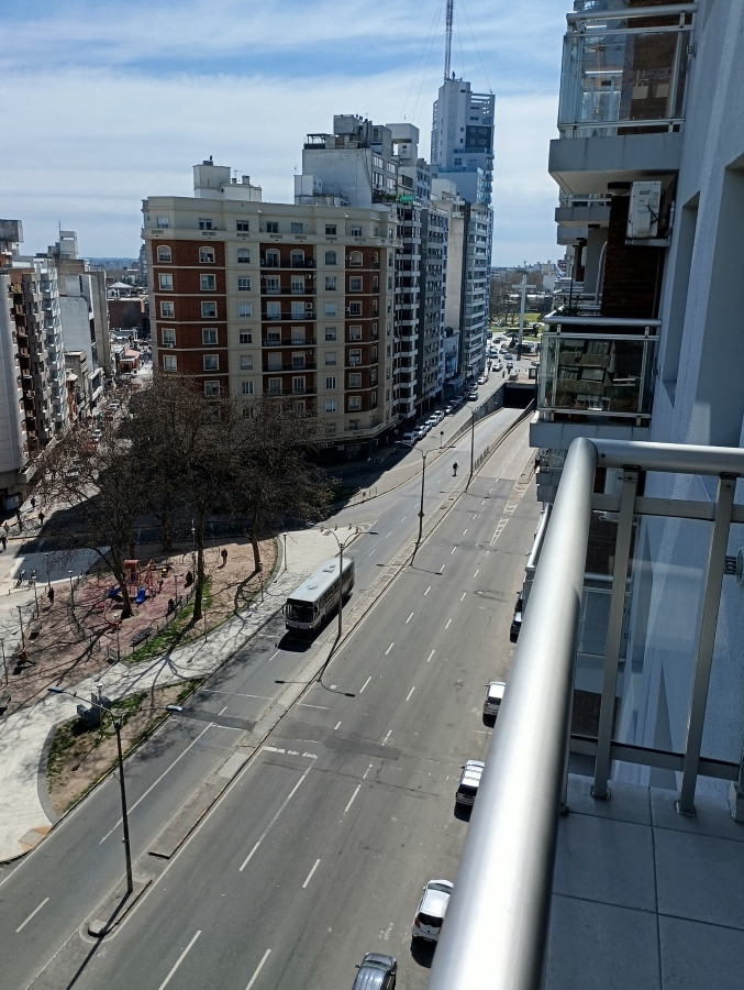 Apartamento En Alquiler 1 Dormitorio Amueblado Tres Cruces · Foto 1