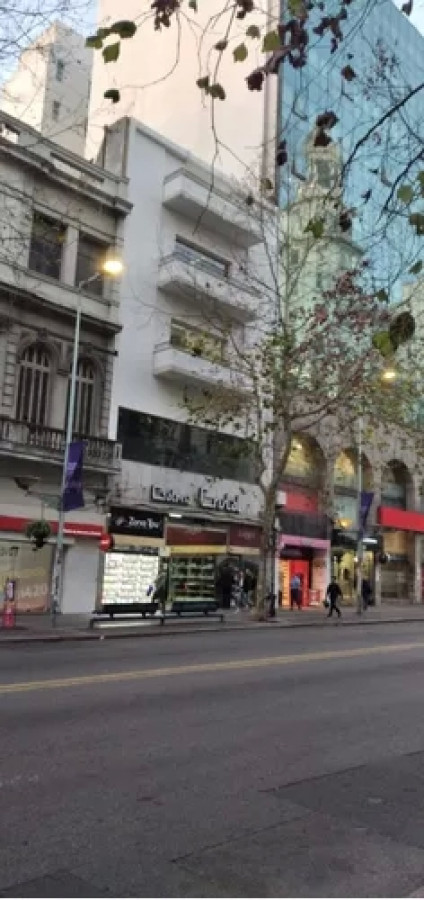 Alquiler De Local En Avenida 18 De Julio 386 Metros Cuadrados