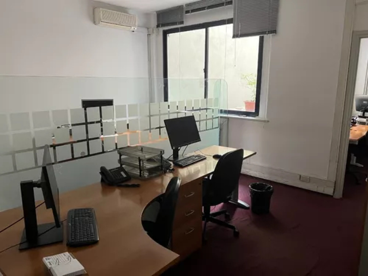 Alquiler Oficina Totalmente Equipada Sin Gastos Ciudad Vieja · Foto 4