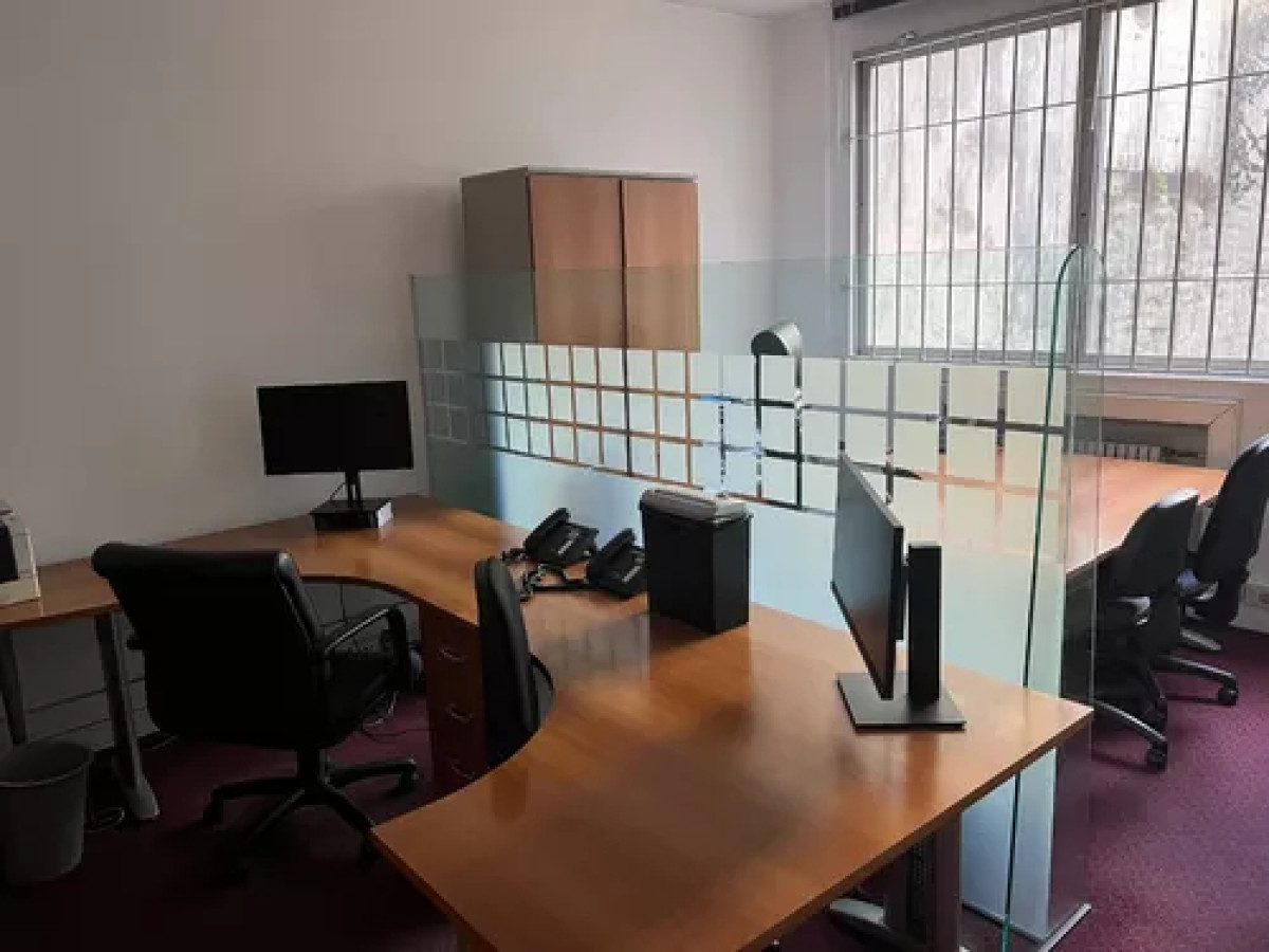 Alquiler Oficina Totalmente Equipada Sin Gastos Ciudad Vieja · Foto 3