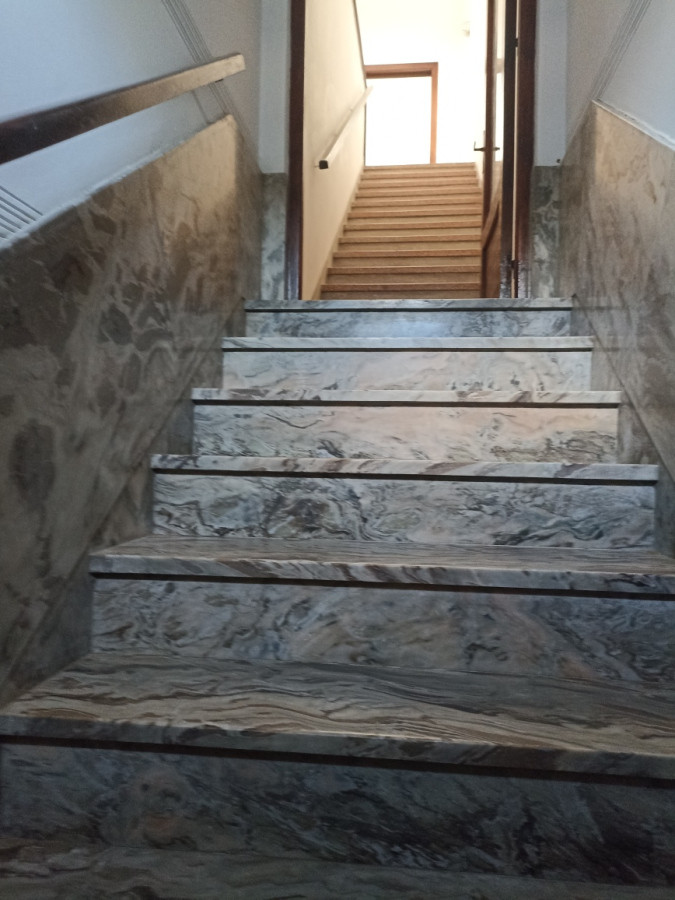 Venta De Casa 4 Dormitorios 2 Baños Sobre Av 8 de Octubre En Unión