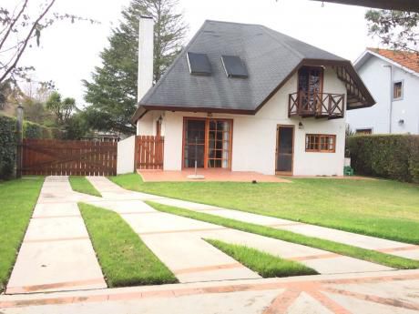 Hermosa Casa En Lausana A 10 Cuadras De La Playa
