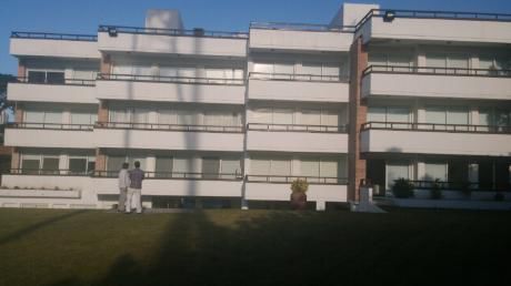 Apartamento De 3 Dormitorios + Monoambiente + Terraza De 80 Mts..