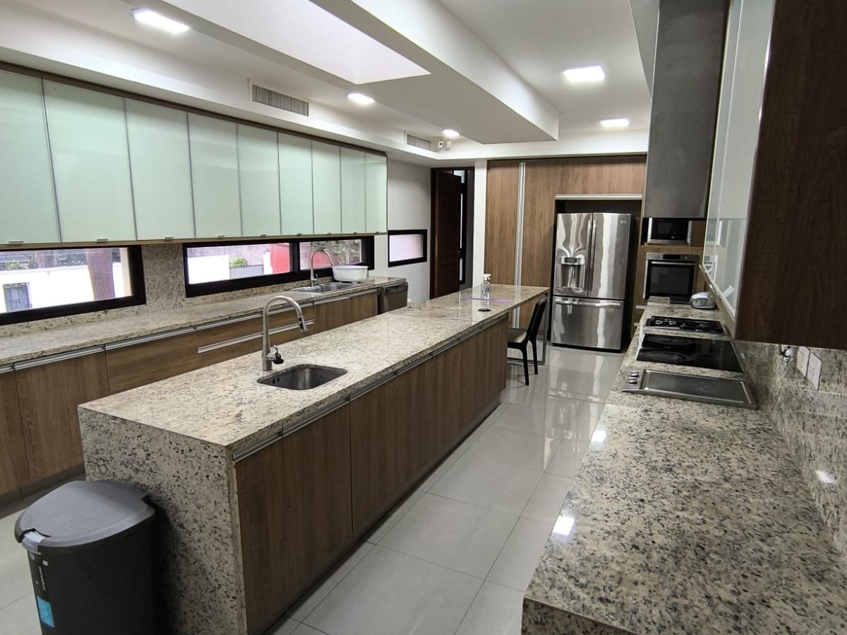 ALQUILO RESIDENCIA EXCLUSIVA DE 3 NIVELES EN VILLA MORRA!!!! — foto 2
