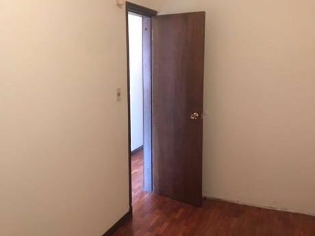 Casa En Propiedad Horizontal De 3 Dormitorio Y Servicio Para Alquilar