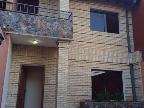Alquilo Duplex Barrio Ycua Sati