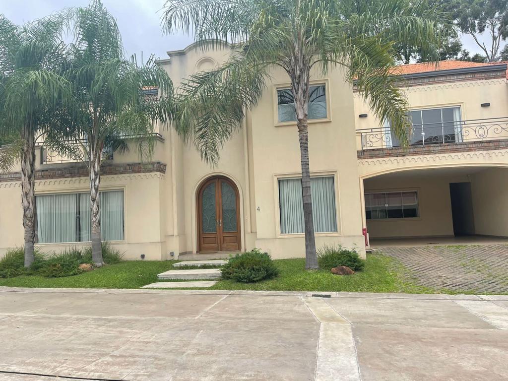 Casa en alquiler en Mburucuyá