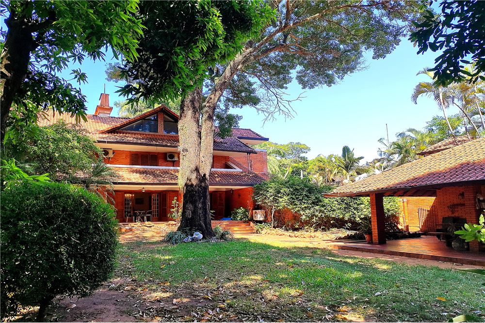 Vendo residencia de 1500m2 de 5 dormitorios — foto 2