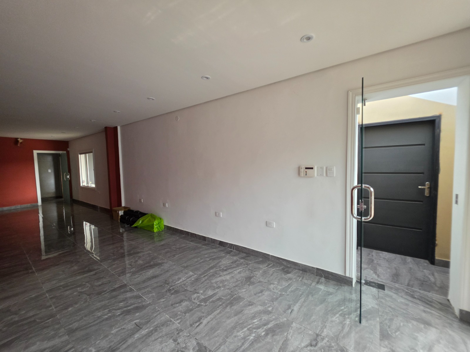 Alquilo Oficina Comercial de 160 m² en Sajonia — foto 2