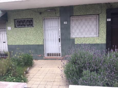 Próximo A Bvar Y Gral Flores, Sin Gastos Comunes