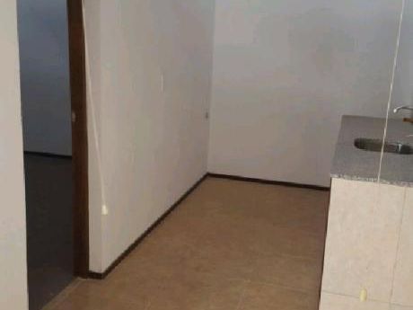 Apartamento A Nuevo. Muy Seguro. Por Corredor